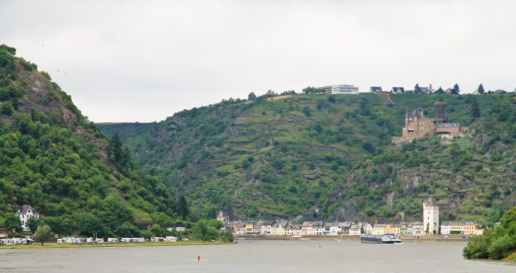 St.-Goarshausen as seen from the Loreley rock. Note the terraces on the slopes in the back.