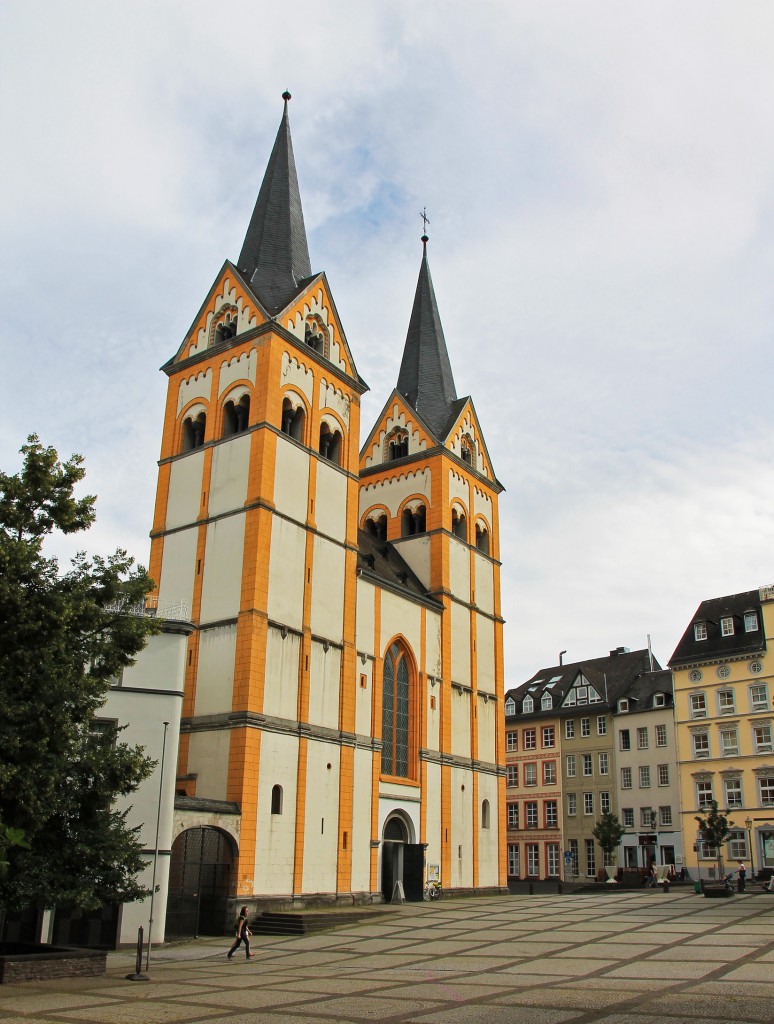 The yellow Florinskirche in Koblenz.