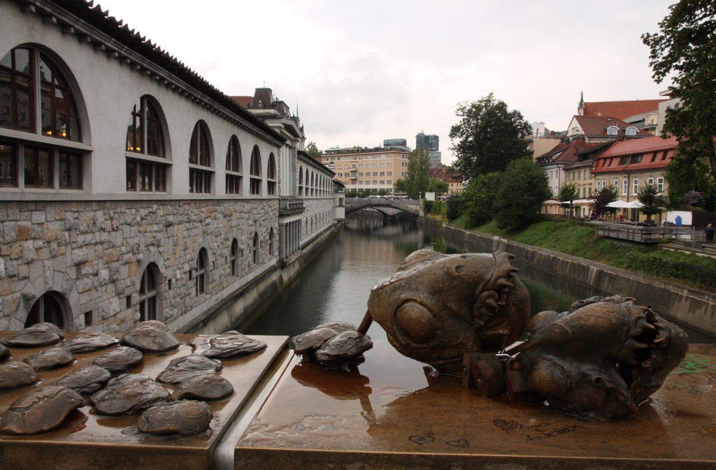 Dragon (?) heads and the Plečnik Colonnade.