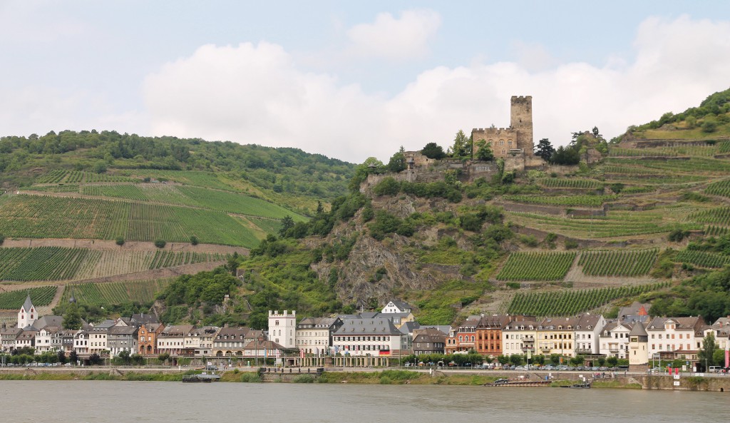 Kaub and the castle of Burg Gutenfels. Note the numerous vineyards on the slopes.