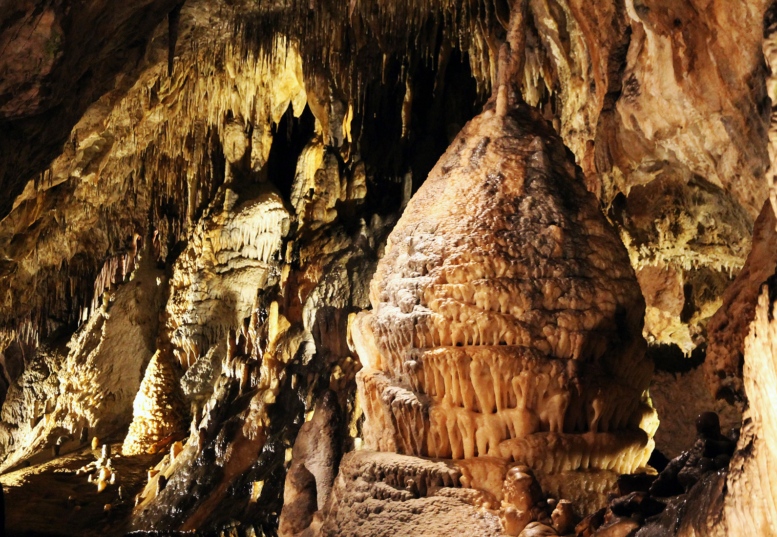 Dome-shaped stalagmite.