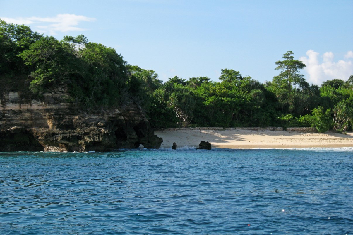 The coast of Nusa Lembongan: very idyllic.