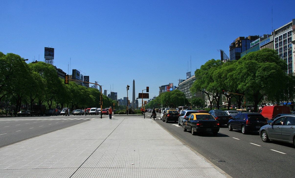 Avenida 9 de Julio, the world's widest avenue (7+2 lanes in each direction)